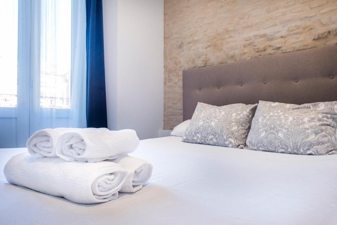 Alohamundi Adriano Apartment เซบีญา ภายนอก รูปภาพ
